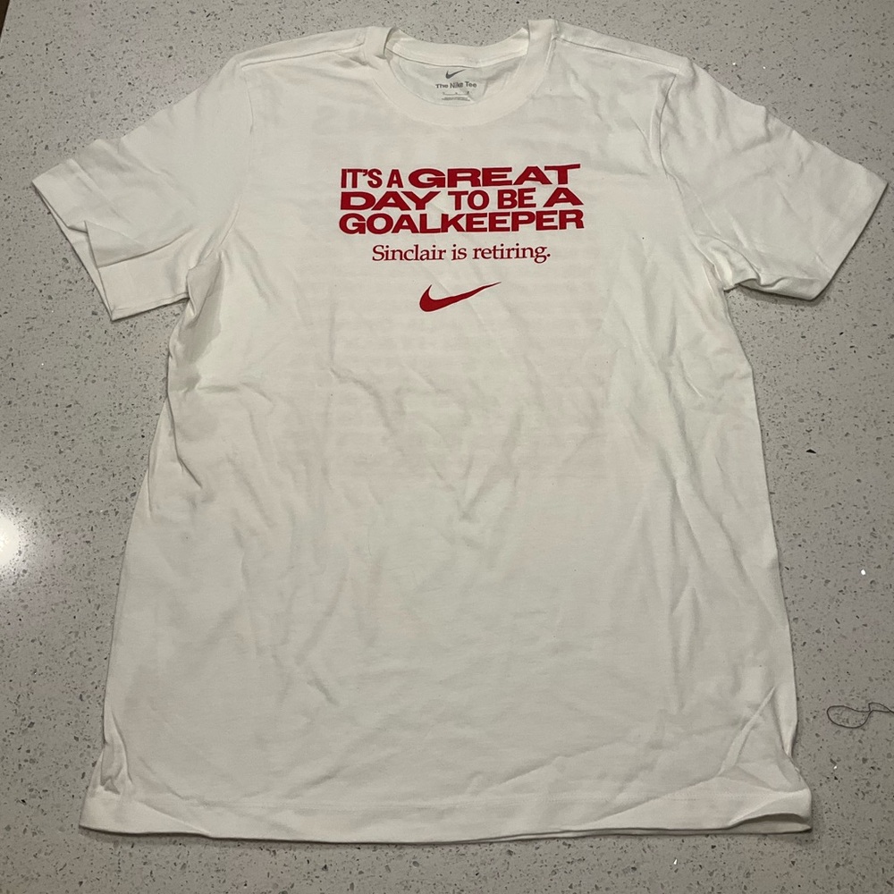 Nike White and Red Short Sleeve Tee Men’s Medium